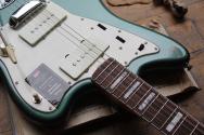 FENDER American Vintage II 1966 Jazzmaster in Sherwood Metallic, Bound Round-Laminated Rosewood HARDCASE, 3, 80 KG