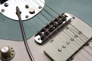 FENDER American Vintage II 1966 Jazzmaster in Sherwood Metallic, Bound Round-Laminated Rosewood HARDCASE, 3, 80 KG