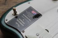 FENDER American Vintage II 1966 Jazzmaster in Sherwood Metallic, Bound Round-Laminated Rosewood HARDCASE, 3, 80 KG
