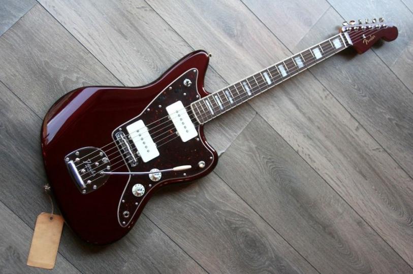FENDER Troy Van Leeuwen Jazzmaster Oxblood HARDCASE