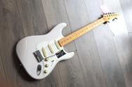 NEW MODEL!!!FENDER "American Ultra Luxe Vintage '50s Stratocaster, Maple Fingerboard, White Blonde" HARDCASE, 3, 72 KG