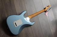 NEW MODEL!!! FENDER "American Ultra Luxe Vintage '60s Stratocaster, Rosewood Fingerboard, Ice Blue Metallic" HARDCASE, 3, 60 KG