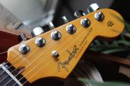 NEW MODEL!!! FENDER "American Ultra Luxe Vintage '60s Stratocaster, Rosewood Fingerboard, Ice Blue Metallic" HARDCASE, 3, 60 KG