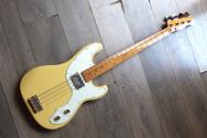 FENDER "Classic Vibe Telecaster Bass, Vintage Cream" 3, 83 KG