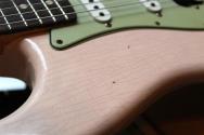 FENDER "AO25-30 63 STRAT Journeyman, Rosewood Fingerboard, Shell Pink, HSS" HARDCASE, 3, 61 KG
