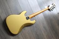 SQUIER "Limited Edition Squier Limited Edition Classic Vibe 60s Precision Bass®, Laurel Fingerboard, Aztec Gold" 3, 59 KG