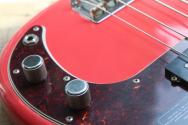 FENDER "NEW MODEL Limited Edition Vintera II Road Worn '60s Precision Bass, Rosewood Fingerboard, Fiesta Red" HARDCASE, 3, 76 KG
