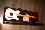 FENDER "Custom Shop Lush Closet Classic Postmodern Tele Maple, Aged White Blonde" HARDCASE
