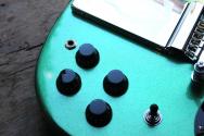 VINTAGE "Limited Green Sparkle VS6 ReIssued Vibrola Tailpiece" GIGBAG, 3, 68 KG