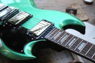 VINTAGE "Limited Green Sparkle VS6 ReIssued Vibrola Tailpiece" GIGBAG, 3, 68 KG