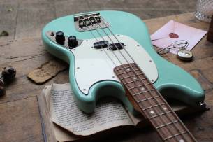 SQUIER "Classic Vibe Mustang Bass, Surf Green, Indian Laurel" by FENDER