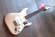 FENDER "Player II Stratocaster Present White Blonde" 3, 14 KG
