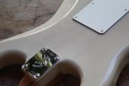 FENDER "Player II Stratocaster Present White Blonde" 3, 14 KG