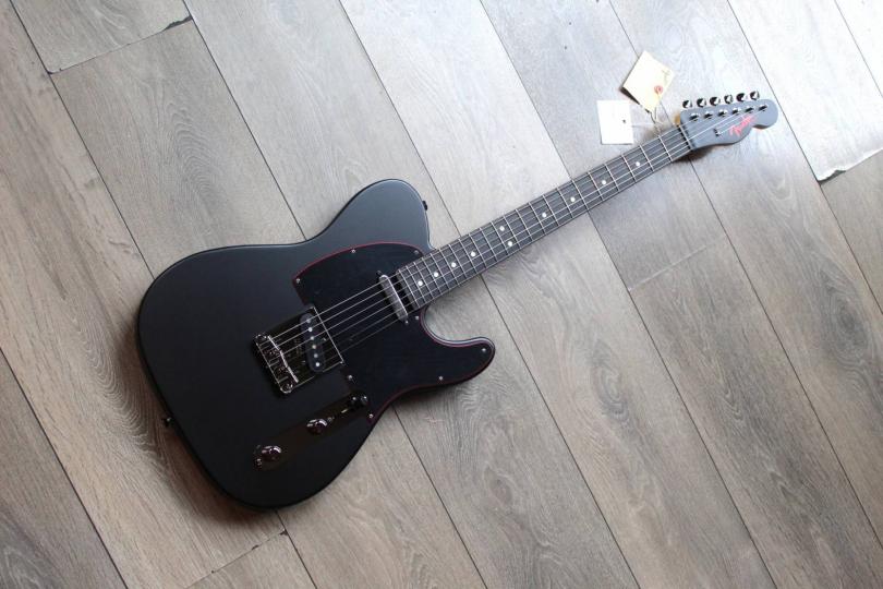 FENDER Made in Japan Limited Hybrid II Telecaster, Noir, Rosewood Fingerboard, Black, GIGBAG,3, 49 KG