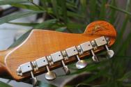 FENDER "LIMITED Custom Shop Roasted 1961 Stratocaster Super Heavy Relic Aged Natural" HARDCASE, PAPERS