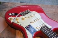 FENDER "NEW MODEL American Professional Classic Stratocaster" GIGBAG, PAPERS