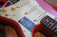 FENDER "NEW MODEL American Professional Classic Stratocaster" GIGBAG, PAPERS