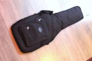 FENDER "Am Pro Cls Strat, LIMITED, Olympic Pearl " GIGBAG, 3, 72 KG