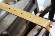 FENDER "Limited Edition American Vintage II 1973 Stratocaster, Maple Fingerboard, Olympic White" HARDCASE, 3, 65 KG