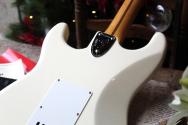FENDER "Limited Edition American Vintage II 1973 Stratocaster, Maple Fingerboard, Olympic White" HARDCASE, 3, 65 KG