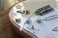 FENDER "LIMITED MIJ Traditional 2025 Collection, 60s Stratocaster, Stardust Pink" GIGBAG, 3, 64 KG