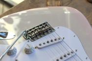 FENDER "LIMITED MIJ Traditional 2025 Collection, 60s Stratocaster, Stardust Pink" GIGBAG, 3, 64 KG