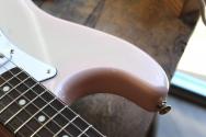 FENDER "LIMITED MIJ Traditional 2025 Collection, 60s Stratocaster, Stardust Pink" GIGBAG, 3, 64 KG