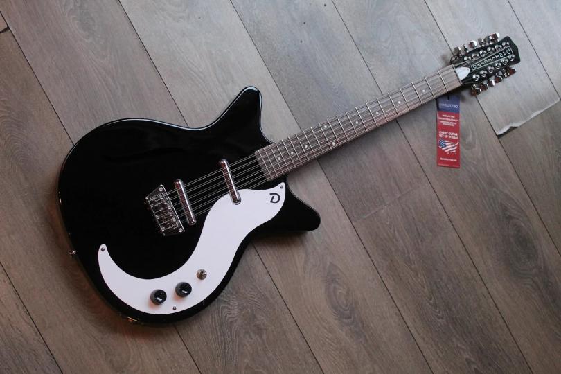 DANELECTRO Vintage 12 Strings F Hole, Black, 3, 60 KG