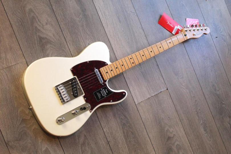 FENDER "Player II Modified Telecaster®, Maple Fingerboard, Olympic Pearl" GIGBAG, 3, 69 KG