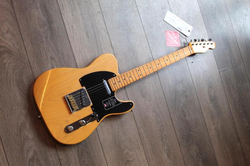FENDER "American Ultra Luxe Vintage '50s Telecaster, Maple Fingerboard, Butterscotch Blonde" HARDCASE, 3, 40 KG