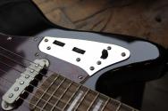 Squier "Classic Vibe '70s Jaguar, Black, India Laurel" 3, 35 KG