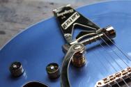 GRETSCH LIMITED Falcon Hollow Body with String-Thru Bigsby and Gold Hardware, Ebony Fingerboard, Cerulean Smoke HARDCASE