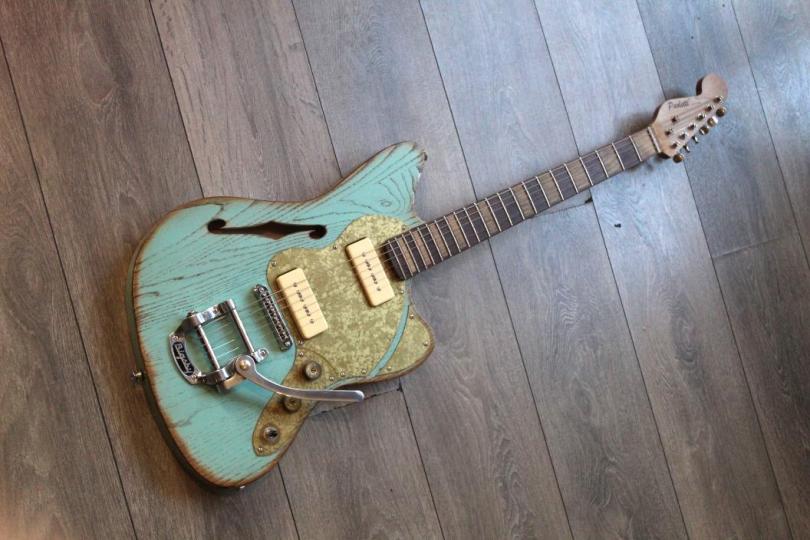 PAOLETTI GUITARS "Paoletti 112 Lounge 2P90 Relic with Bigsby Saga Green" HARDCASE, PAPERS, STRAP, 3, 83 KG