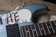 FENDER "Tom Morello "Arm The Homeless", Rosewood Fingerboard, Blue Ice Metallic, Deluxe Black Hardshell"