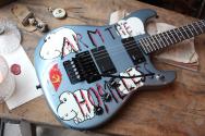 FENDER "Tom Morello "Arm The Homeless", Rosewood Fingerboard, Blue Ice Metallic, Deluxe Black Hardshell"