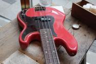 FENDER "Custom Shop Pino Palladino Signature Precision Bass Relic Fiesta Red over Desert Sand" HARDCASE, PAPERS