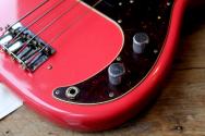 FENDER "Custom Shop Pino Palladino Signature Precision Bass Relic Fiesta Red over Desert Sand" HARDCASE, PAPERS