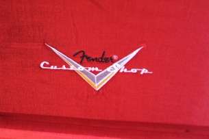 FENDER "Custom Shop Michael Landau Signature 1963 Stratocaster Fiesta Red" HARDCASE, PAPERS