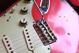 FENDER "Custom Shop Michael Landau Signature 1963 Stratocaster Fiesta Red" HARDCASE, PAPERS