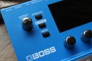 BOSS "SY-300 Guitar Synthesizer Blue" BOX, MANUAL, MINT