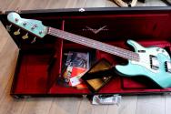 FENDER "Custom Shop Limited Precision Bass Special Journeyman Relic Aged Sherwood Green Metallic" HARDCASE, PAPERS, 4, 12 KG