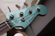 FENDER "Custom Shop Limited Precision Bass Special Journeyman Relic Aged Sherwood Green Metallic" HARDCASE, PAPERS, 4, 12 KG