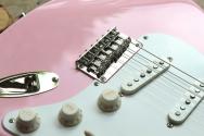 SQUIER Classic Vibe™ '50s Stratocaster Hard Tail, Maple Fingerboard, Parchment Pickguard, Shell Pink, 3, 24 KG