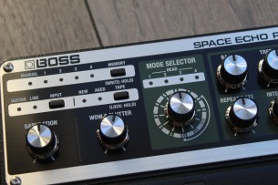 BOSS "RE- 202 Space Echo"