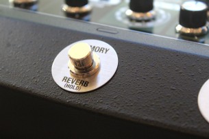 BOSS "RE- 202 Space Echo"