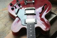 MAYBACH "Unique piece for ESTUDIO 54, Capitol 59 Bigsby Cherry Gloss" HARDCASE, PAPERS