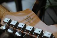 SQUIER "FSR CV '60s Jazzmaster Laurel Fingerboard, Matching Head, Competition Burgundy", 3, 57 KG