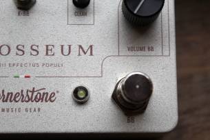 CORNERSTONE Colosseum White