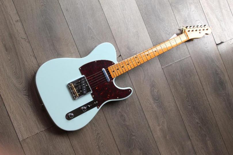 FENDER "Made in Japan Traditional '50s Telecaster® Limited Run Texas Special, Maple, Sonic Blue" GIGBAG