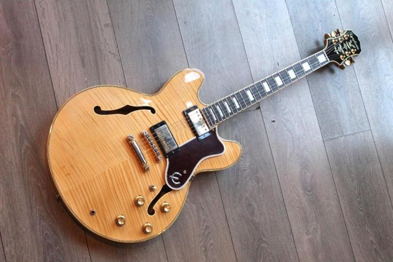 EPIPHONE "1991 Sheraton Antique Natural Japan Terada Factory, Figured, Long Tenon Neck, Pre-Elitist" GIGBAG, 3, 65 KG